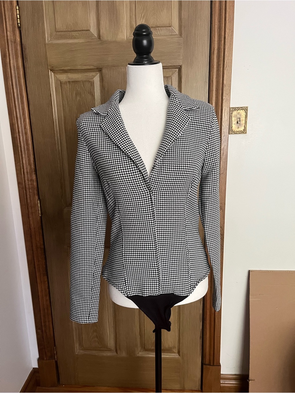Zara Black & White Houndstooth Bodysuit Blazer